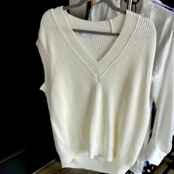 Zara Sweaters - Zara Oversized Knit Vest Ecru Size M Great Condition Ref 3519/054